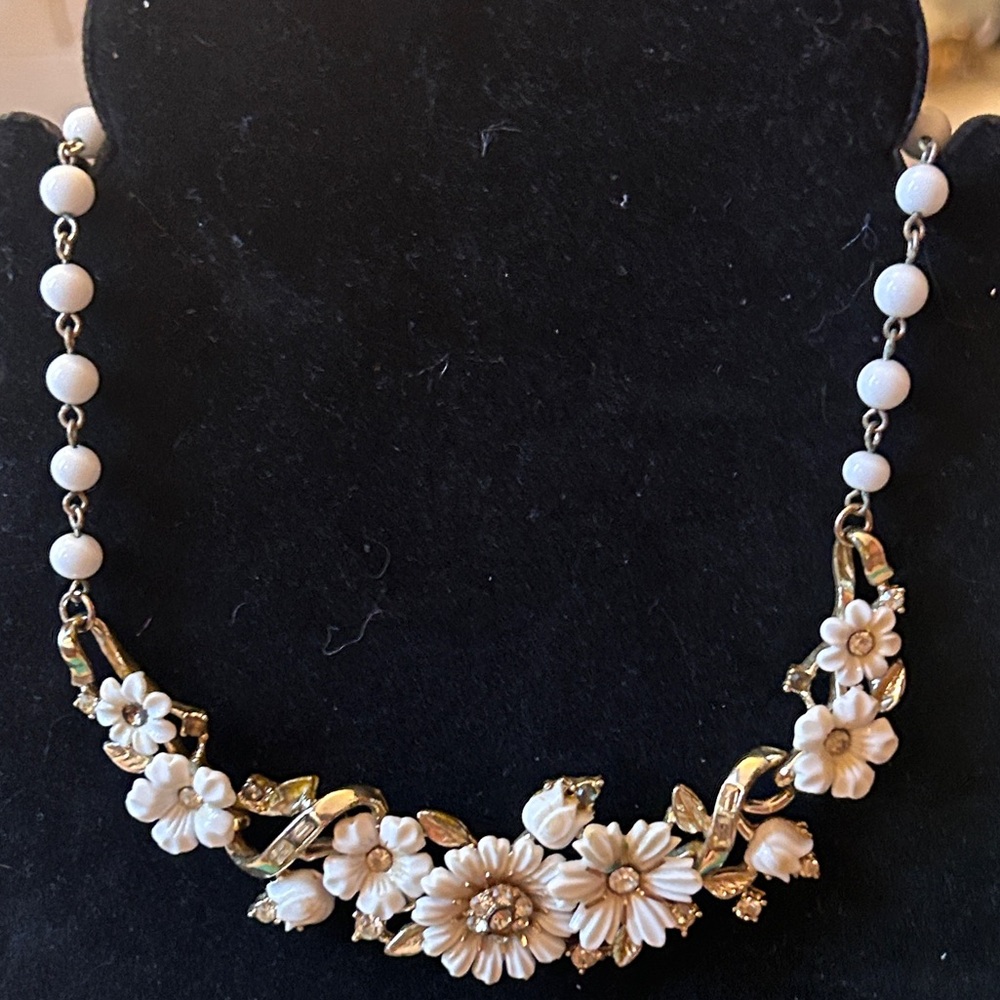 Vintage Coro Pegasus White & Gold Floral Statement Necklace Milk Glass Beads